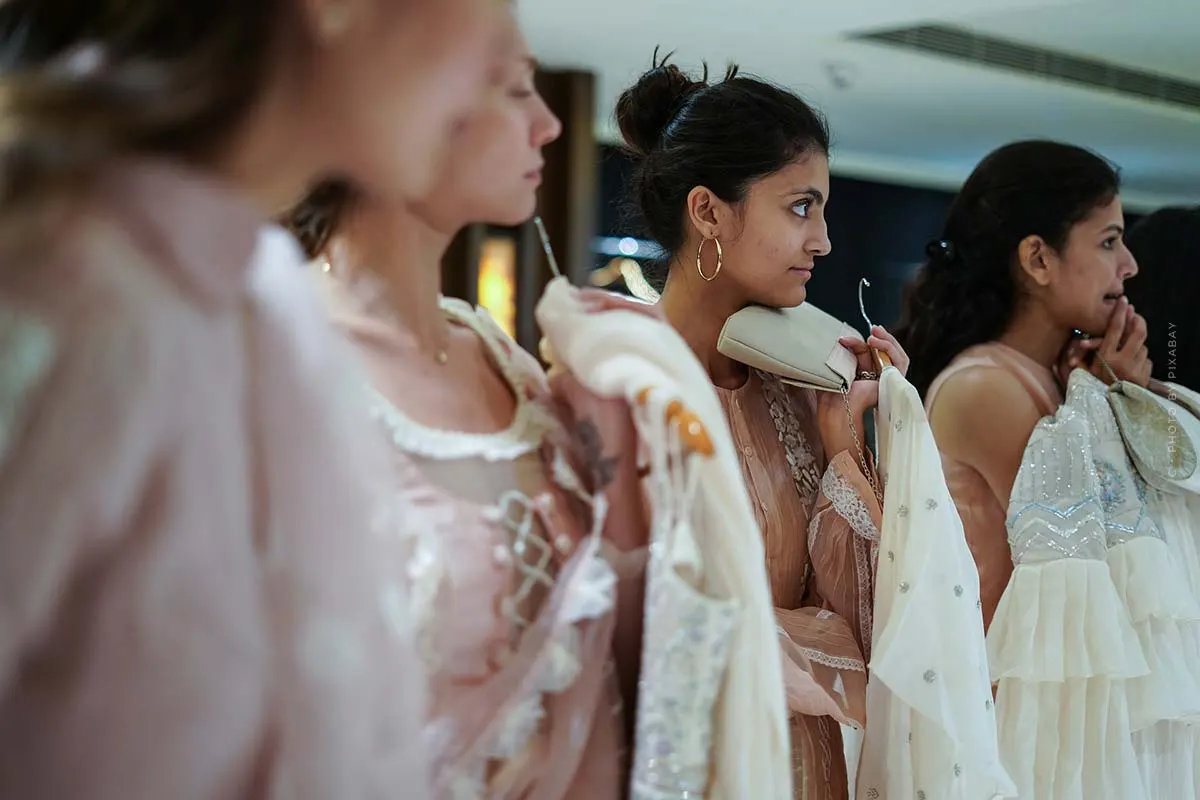 Runway Highlights von Vera Wang: Originelle Brautmode und extravagante Kleider