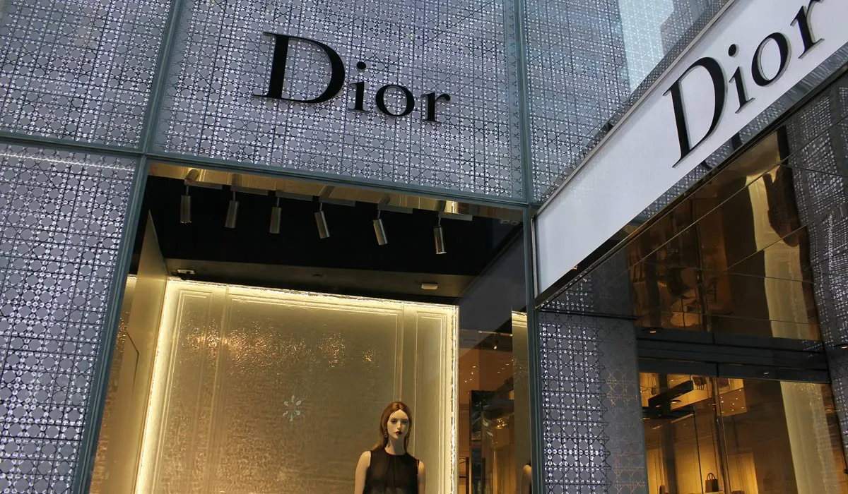 Dior Videos: Umwerfende Kollektionen und exklusive Runway Highlights
