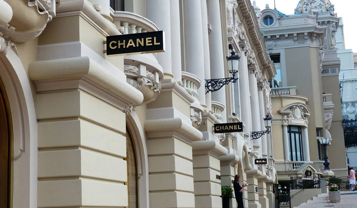 Top Videos von Chanel - Fashion Show Highlights & Backstage Footage