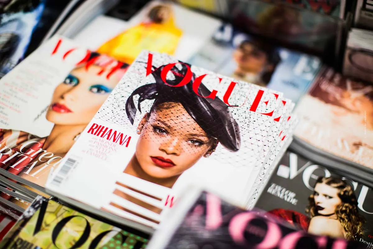 Vogue Collection: Pullover, Brillen und Shirts mit dem berühmten Magazin-Logo