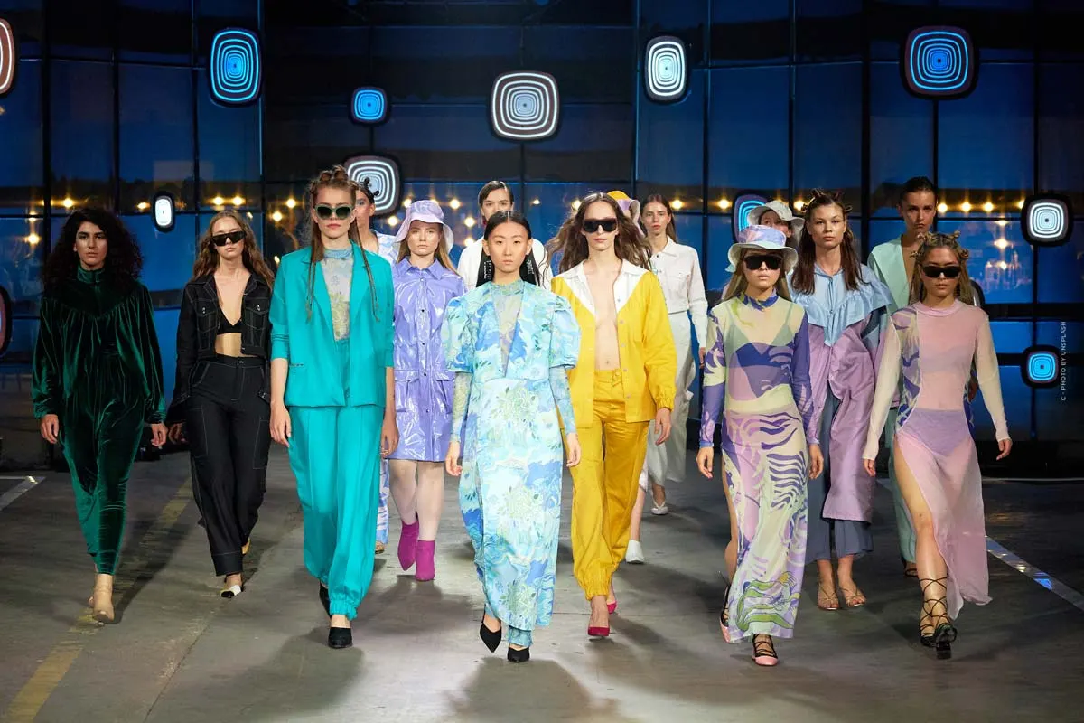 Stella McCartney: vegane Taschen, Schuhe, Jacken und mehr vom englischen Modehaus