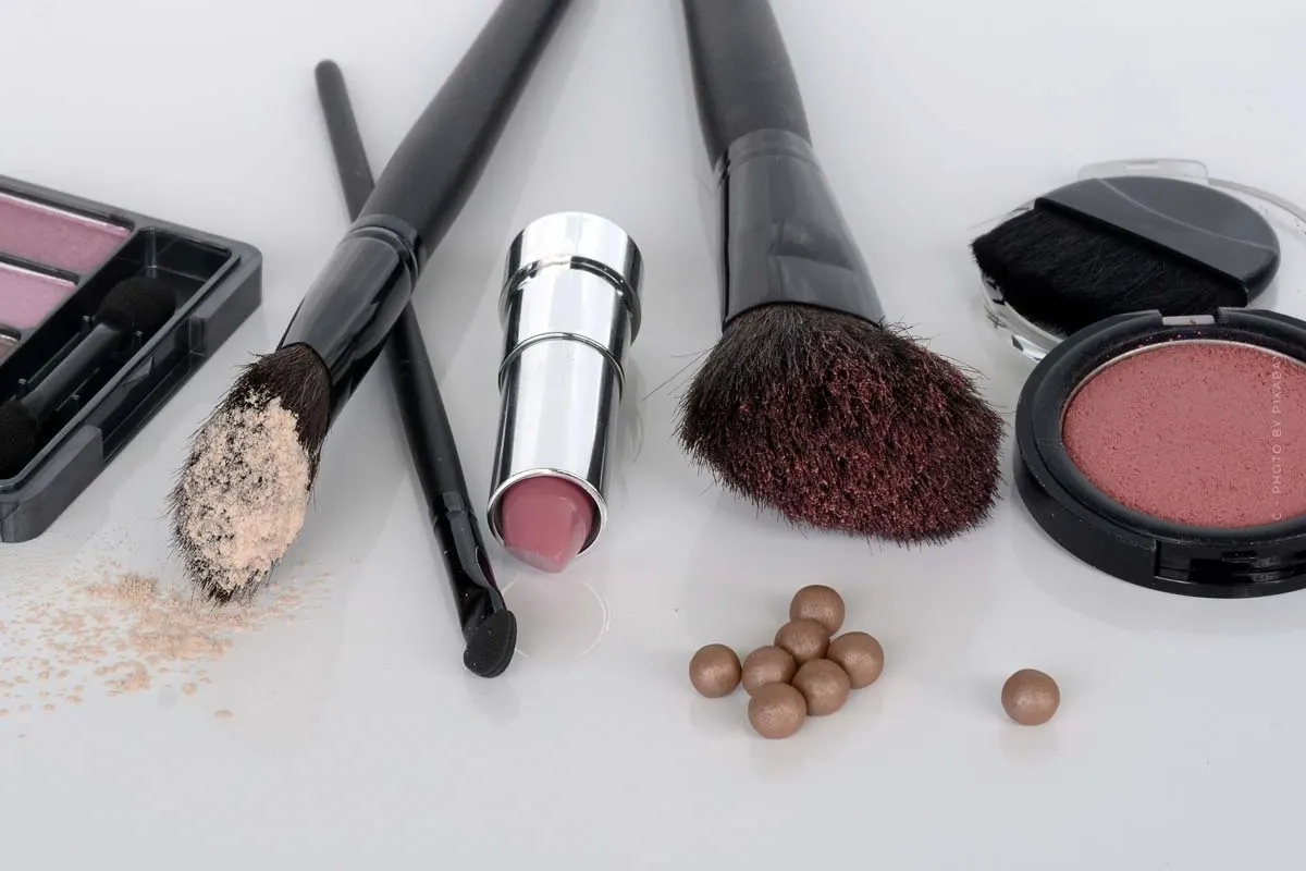Make-up Guide: Foundation, Contouring, Augen-Make-up & Smokey Eye – Schritt für Schritt