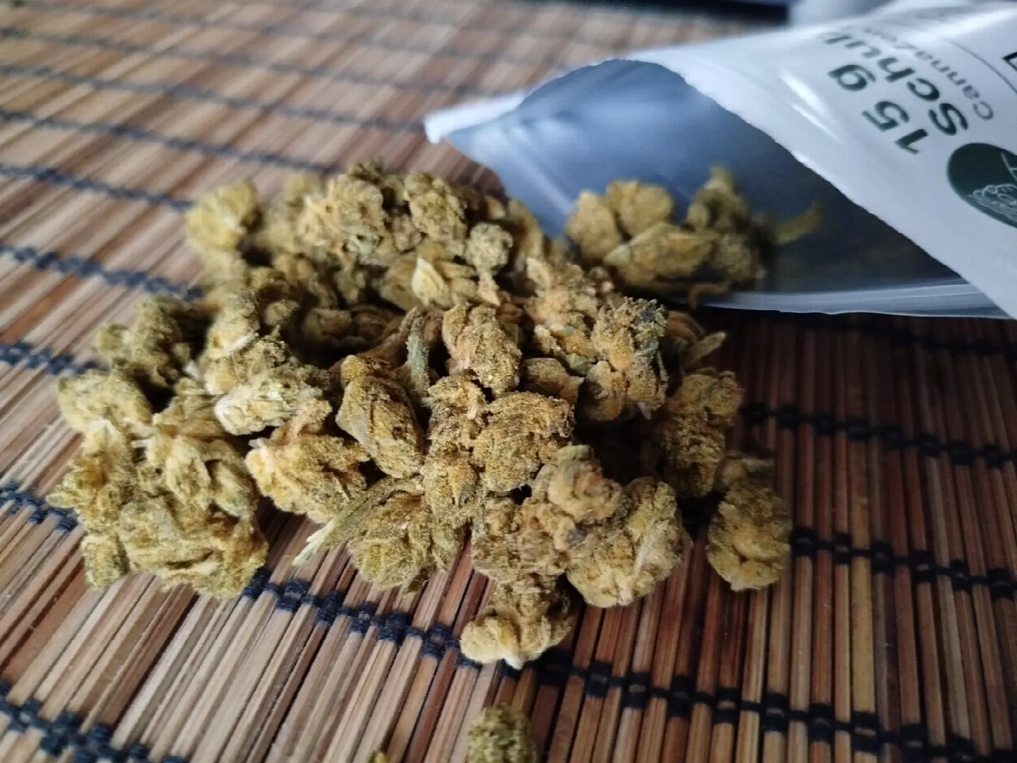 "Wie in Kalifornien!" Cannabis kaufen bei CannaZen: Blüten in 48 Stunden? Meine Erfahrungen