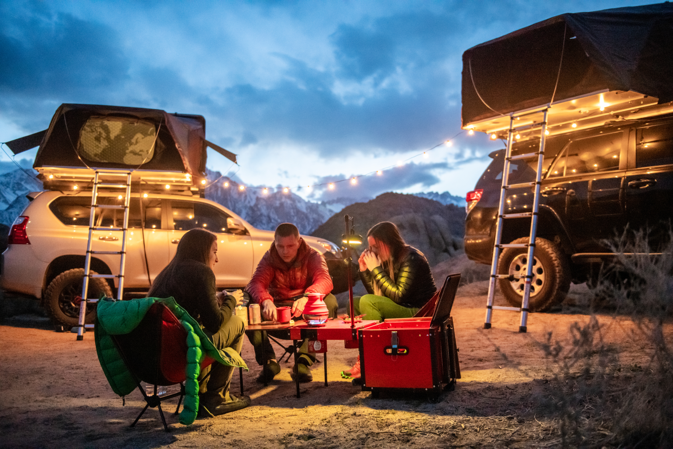 Camping-Dachzelt-Outdoor-Offroad-Abenteuer-Camp-Urlaub-Picknick-Abend