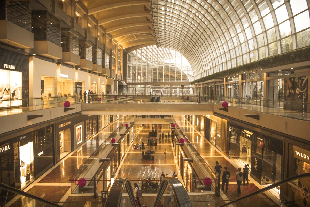 luxus-shopping-philadelphia-stores-marken-mode-schmuck-mall-einkaufszentrum-laden-geschaefte-rolltreppe-shoppen