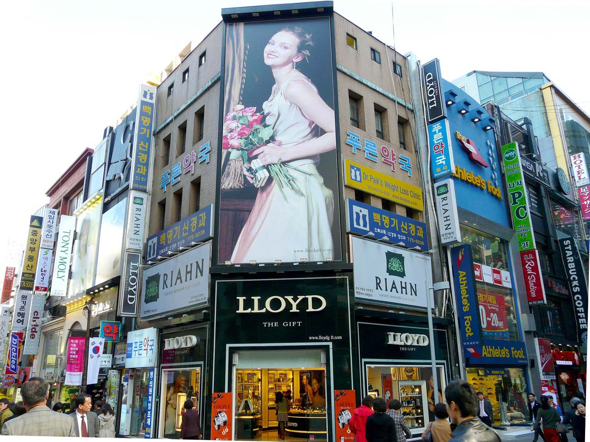 seoul-fashion-fashionweek-straße-reklame-plakate-werbung-mode-model